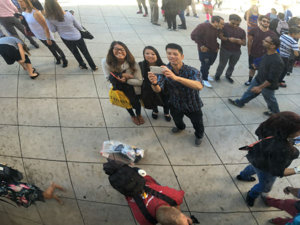 alex le chicago marathon hang out at the bean afterwards